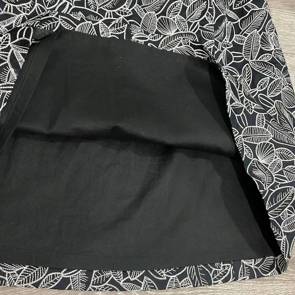 NWOT Talbots Petites Black and White Embroidered Leaf Print A-Line Skirt… - Picture 15 of 15